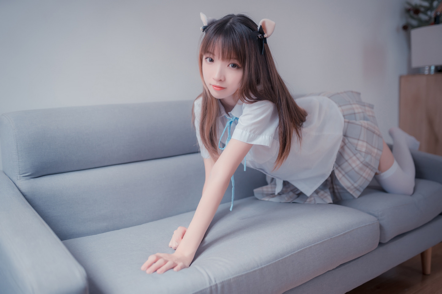 [萌系小姐姐] 沙发上的JK丝袜少女 [47P] [P8]