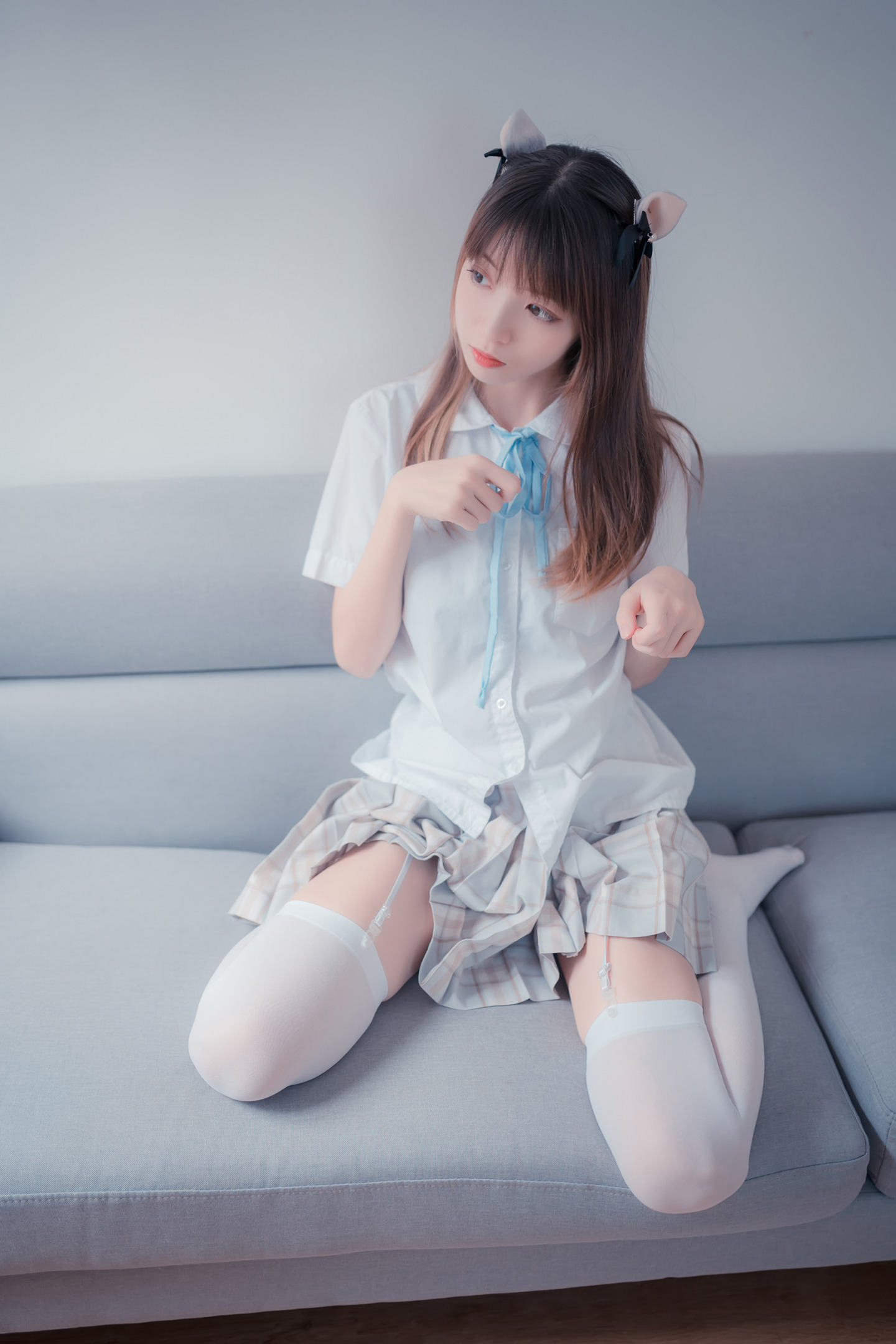 [萌系小姐姐] 沙发上的JK丝袜少女 [47P] [P1]